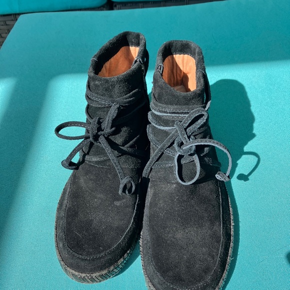 Ugg “Reid”black suede ankle height side zip moccasins, boots, size 8.5M - Picture 2 of 12